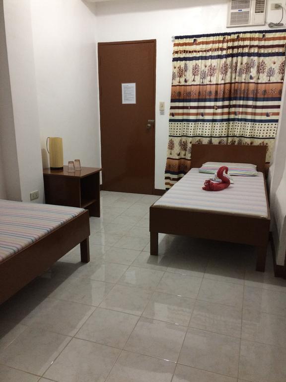 Brielles Travellers Inn Ταγκμπιλαράν Εξωτερικό φωτογραφία